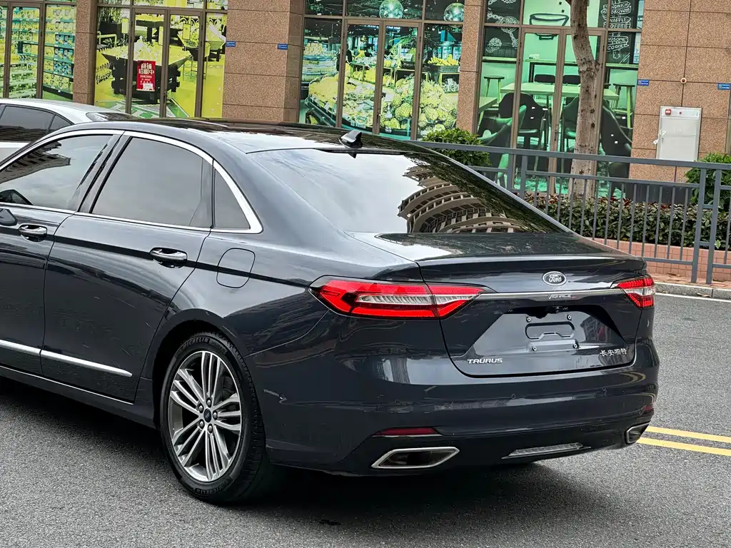 Ford Taurus — фото 11