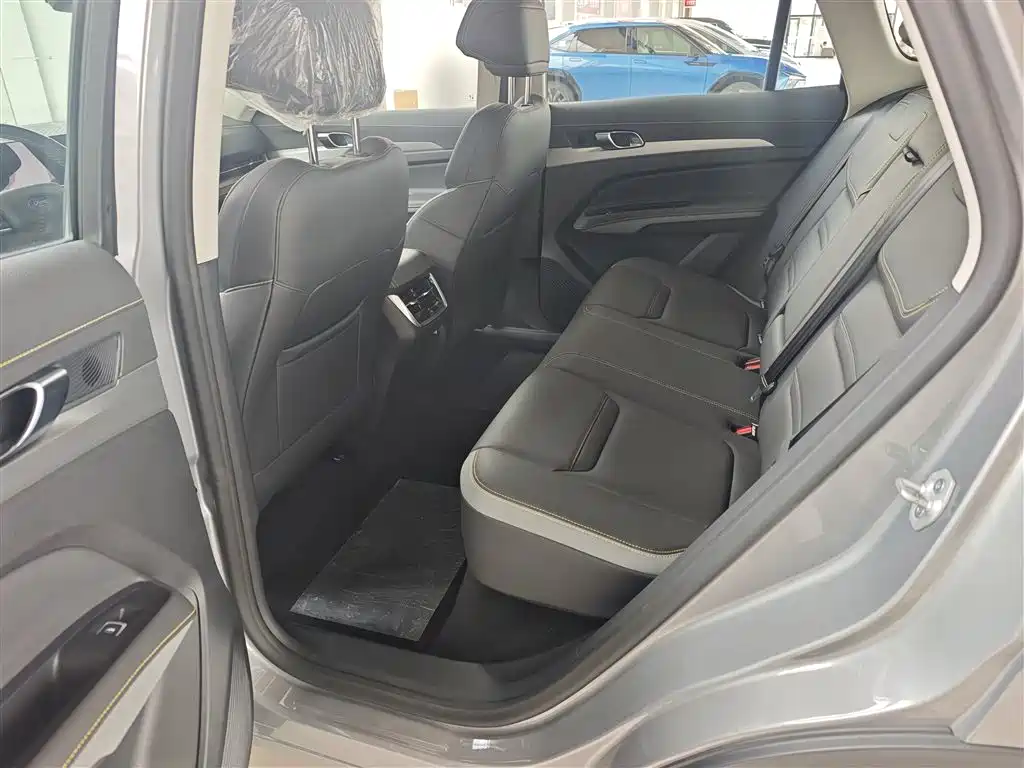 Ford Equator Sport New Energy — фото 11