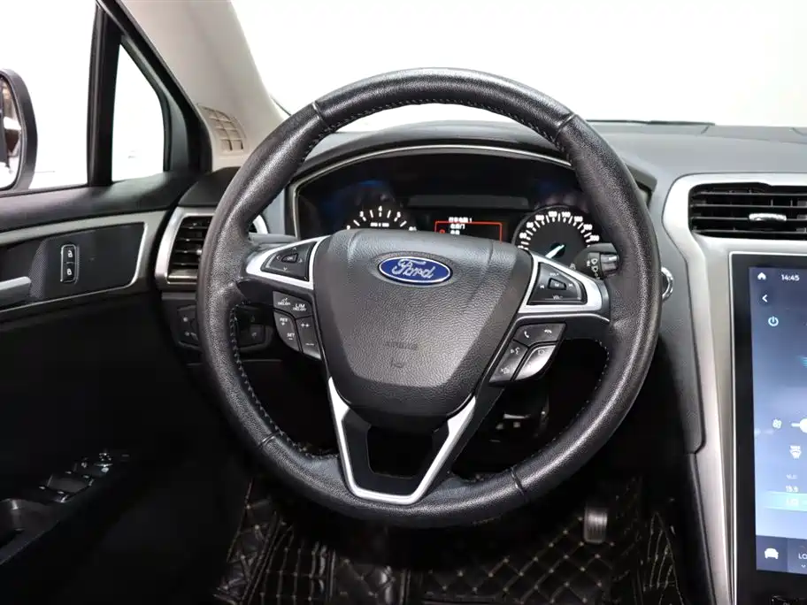 Ford Mondeo — фото 13