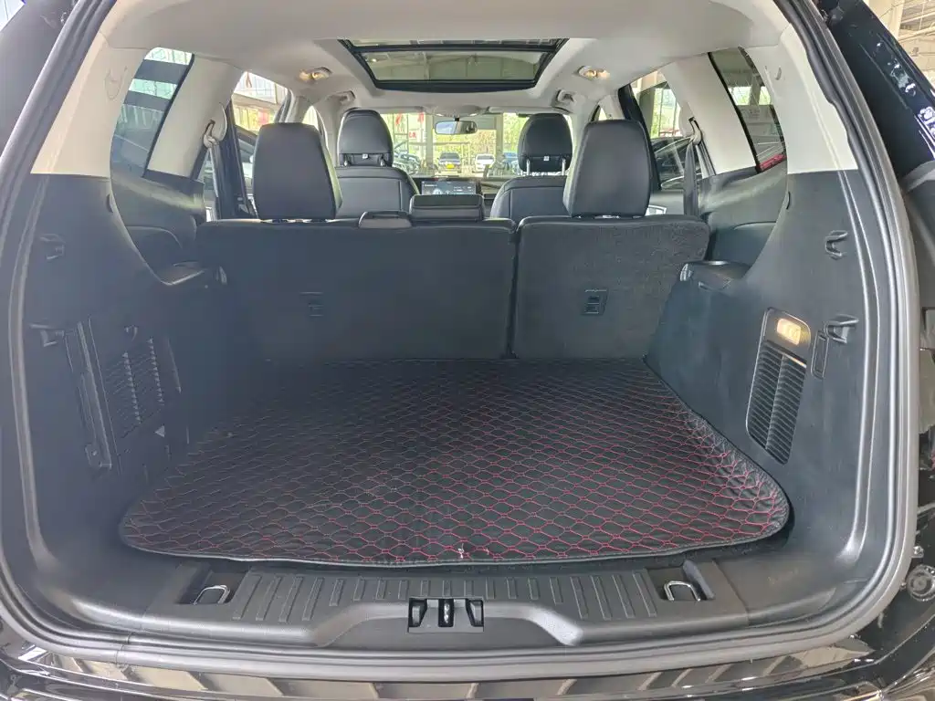 Ford Edge — фото 21