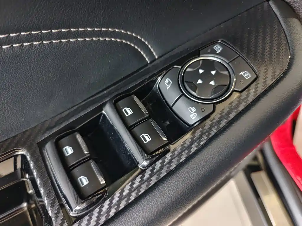 Ford Edge — фото 10