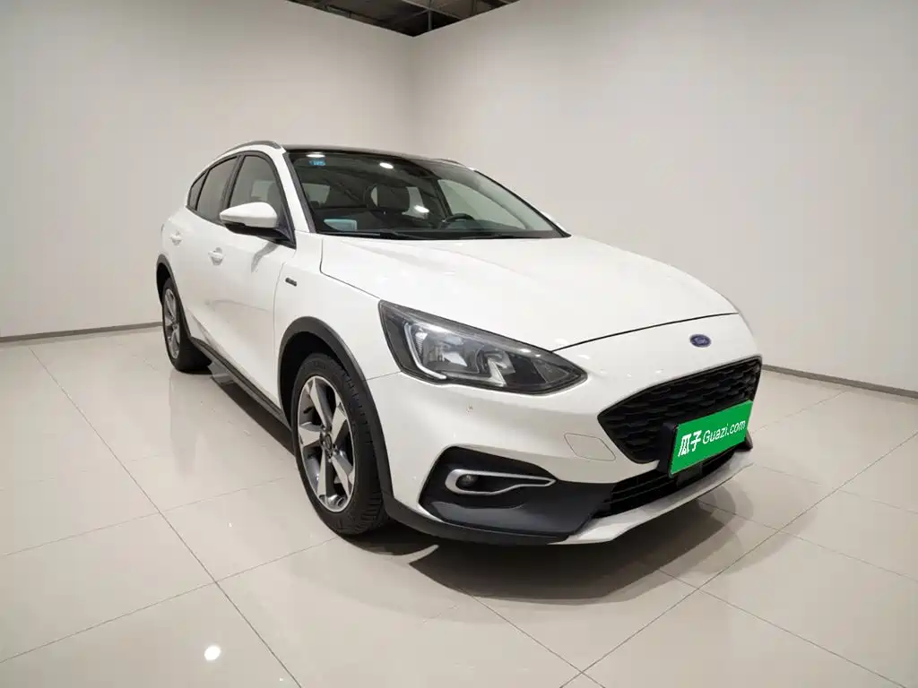 Ford Focus Active — фото 25