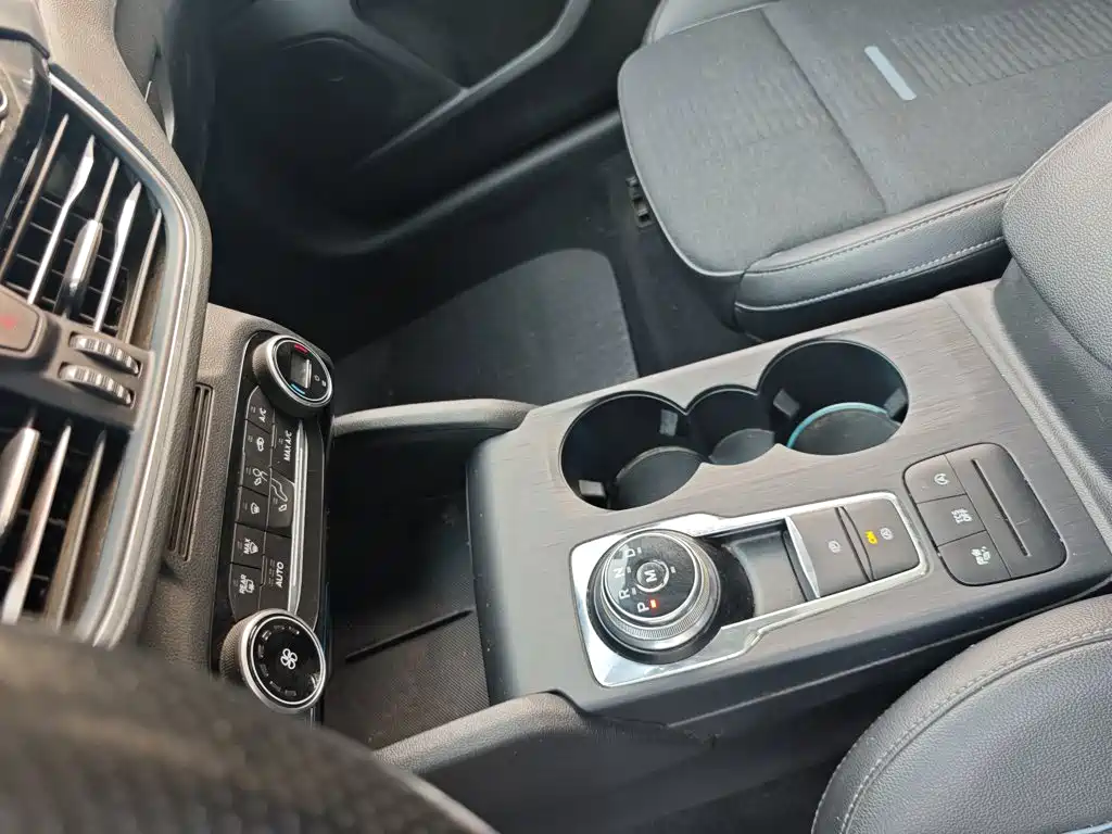 Ford Focus Active — фото 7