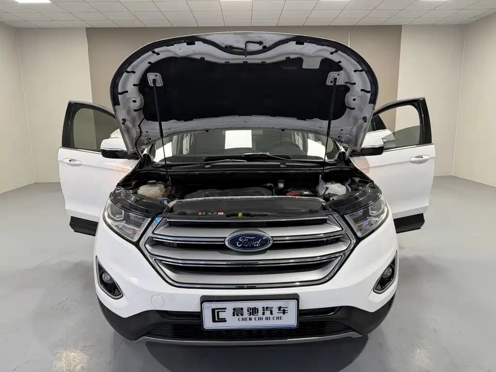 Ford Edge — фото 15