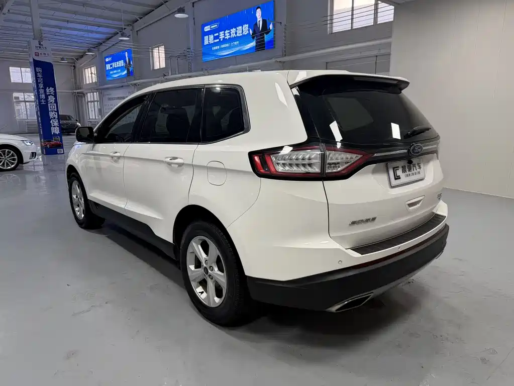 Ford Edge — фото 5