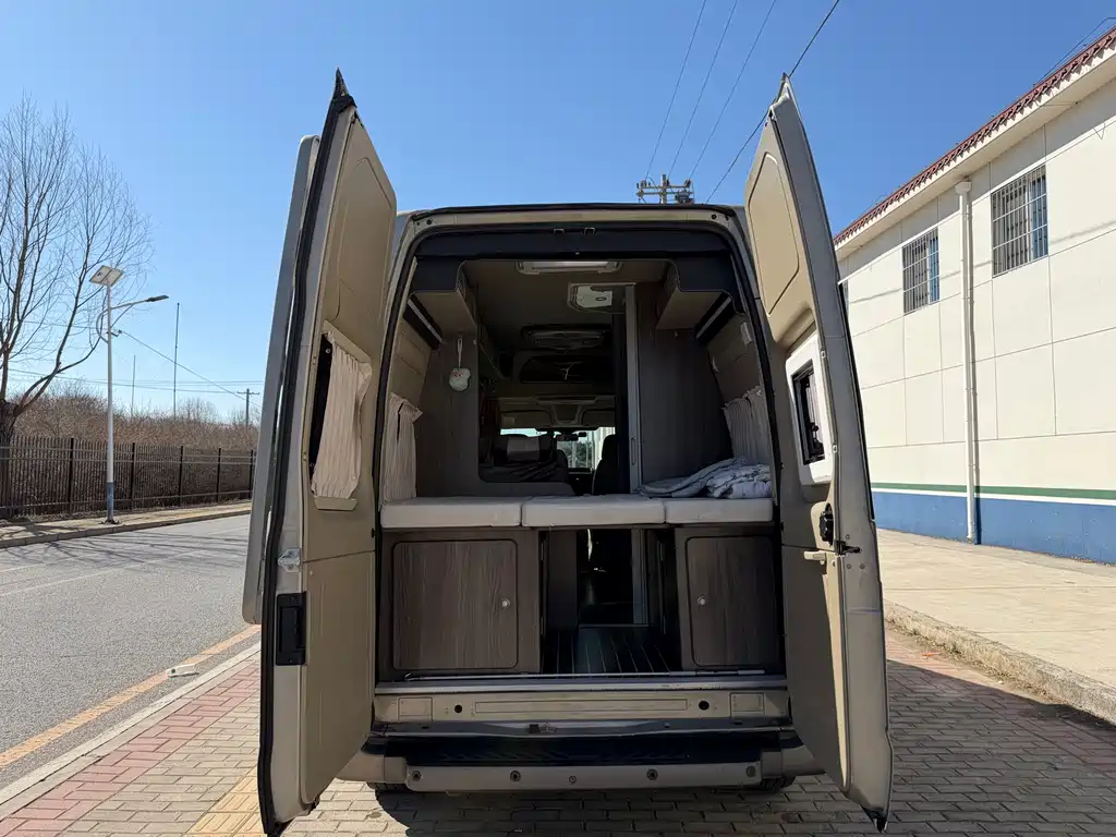 Ford Transit Custom — фото 13
