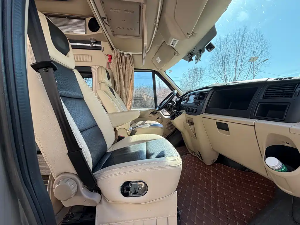 Ford Transit Custom — фото 20