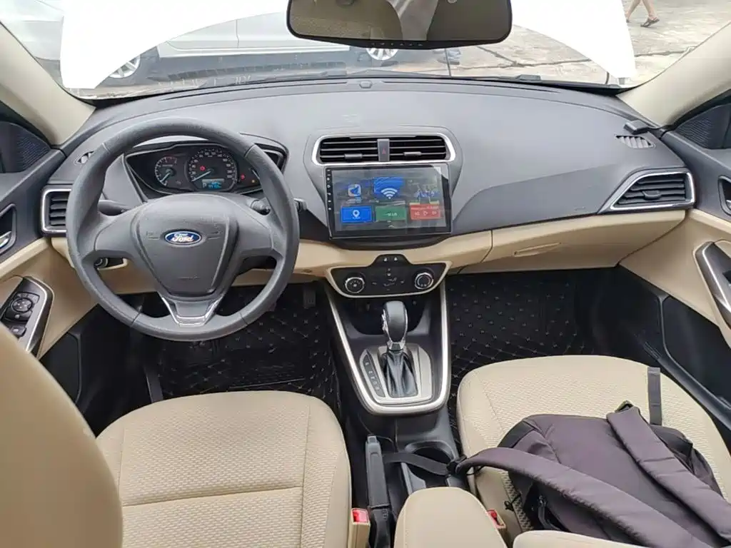 Ford Escort — фото 10