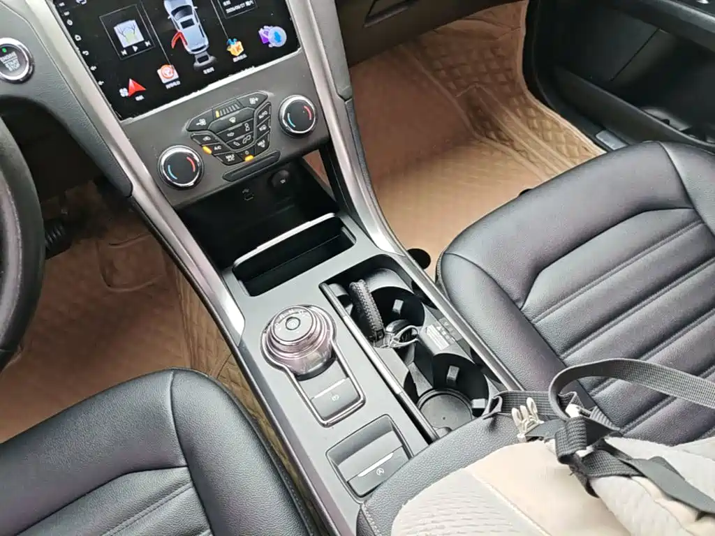 Ford Mondeo — фото 14