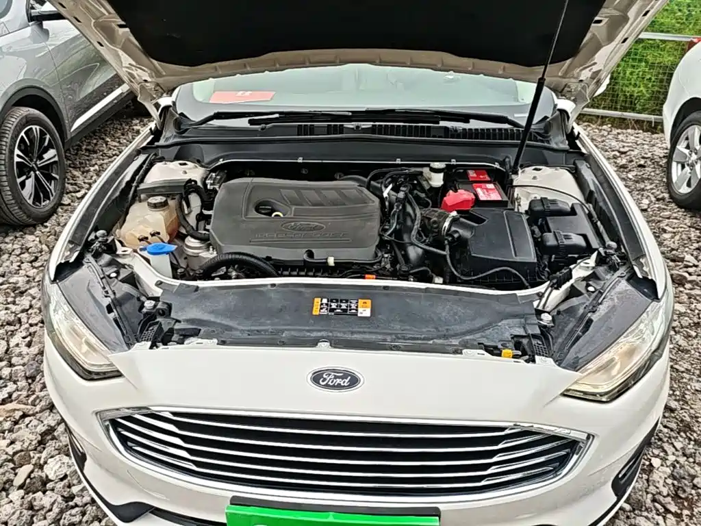 Ford Mondeo — фото 20