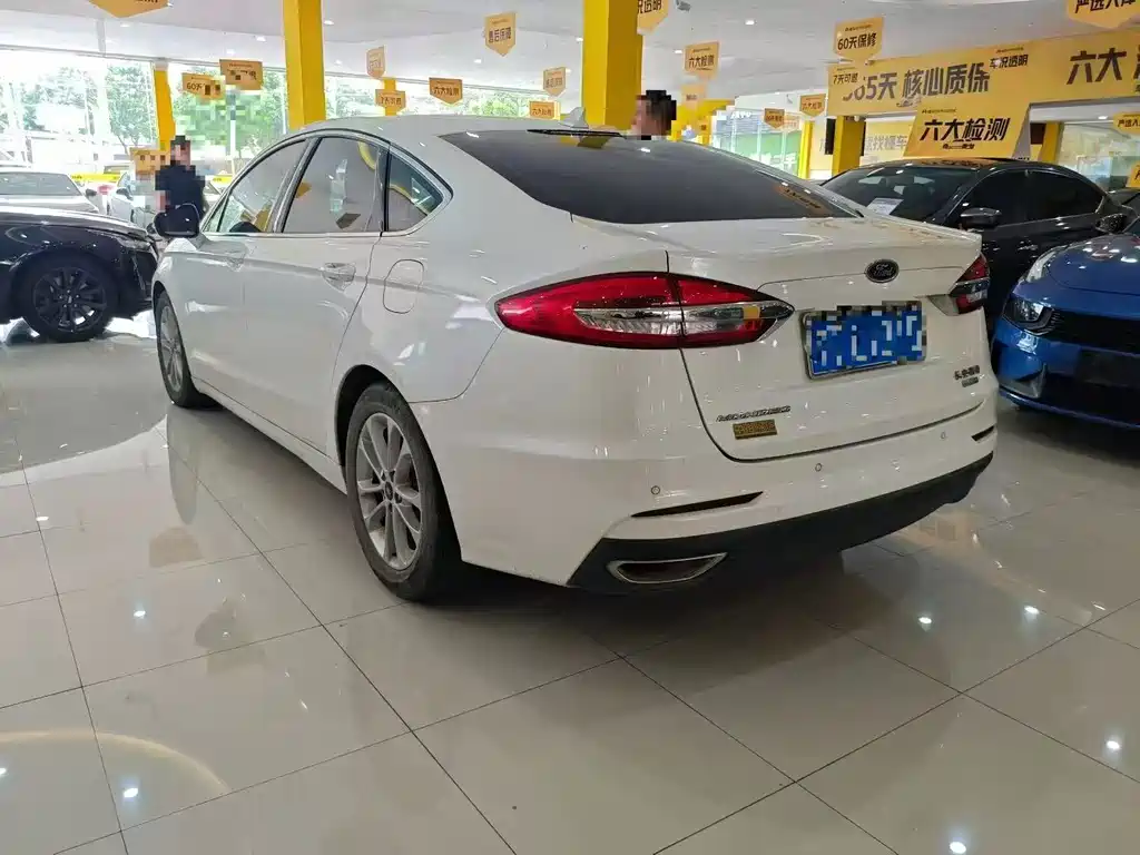 Ford Mondeo — фото 13