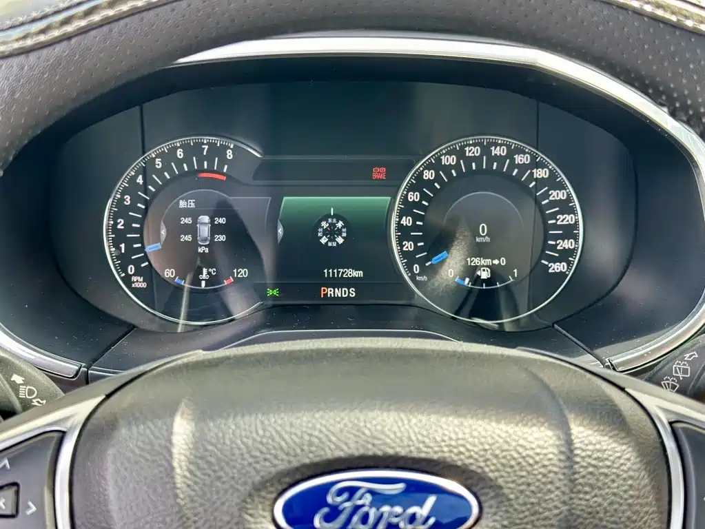 Ford Edge — фото 14