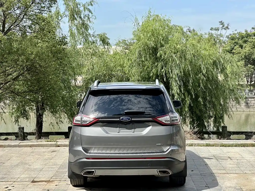 Ford Edge — фото 3