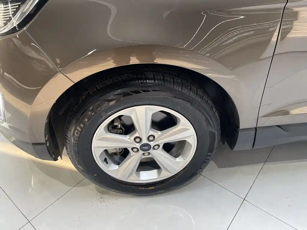 Ford Edge — фото 10