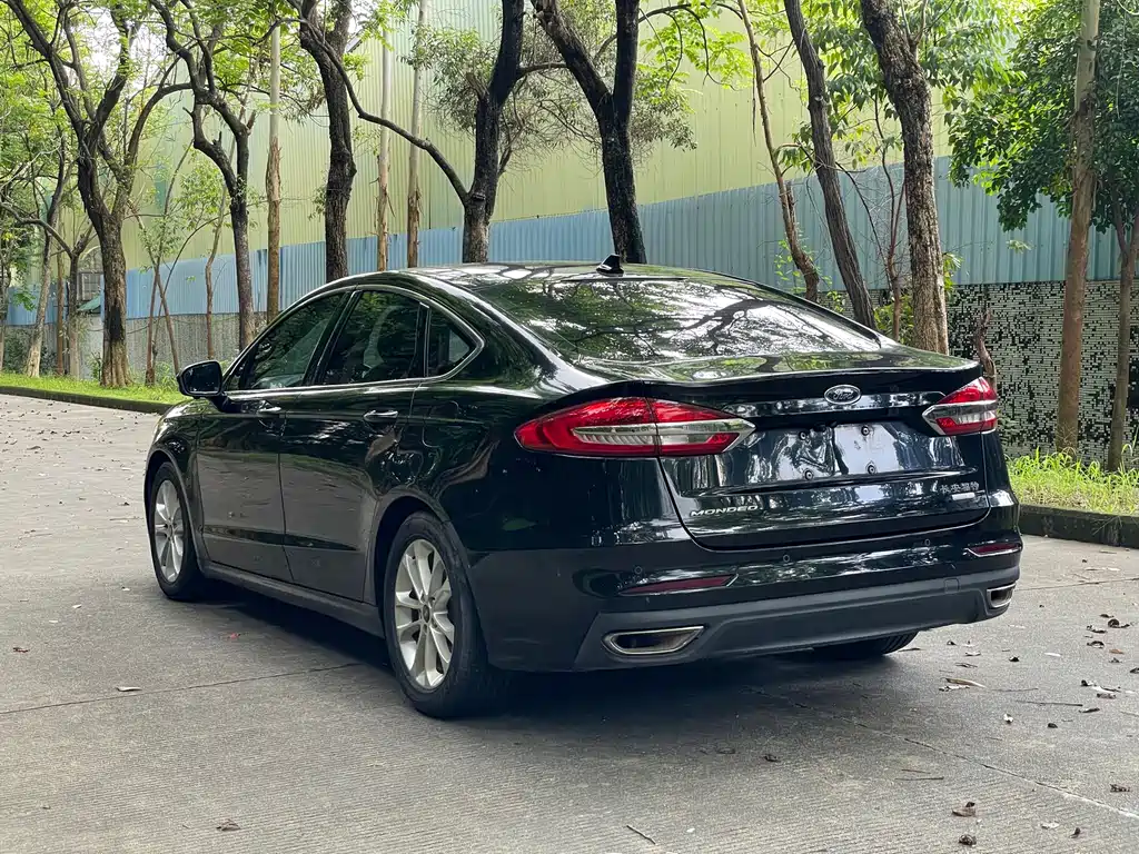 Ford Mondeo — фото 18