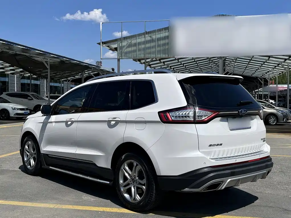Ford Edge — фото 24