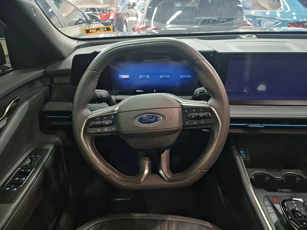 Ford Edge — фото 11