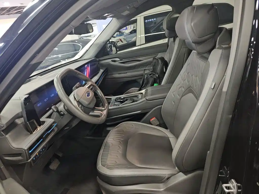 Ford Edge — фото 15