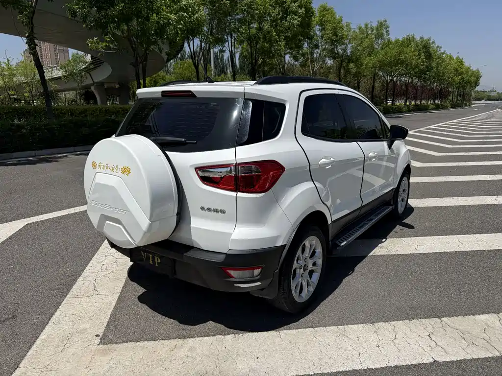 Ford Ecosport — фото 8