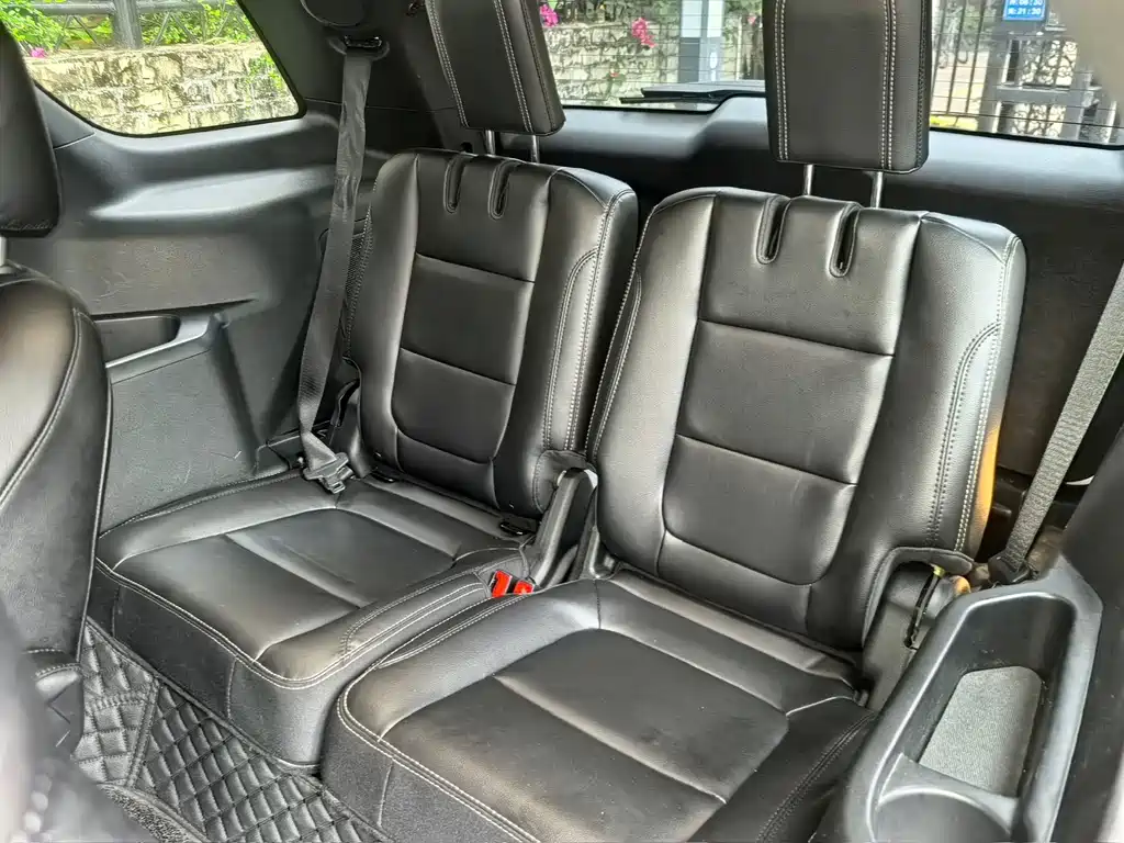 Ford Explorer (Import) — фото 22
