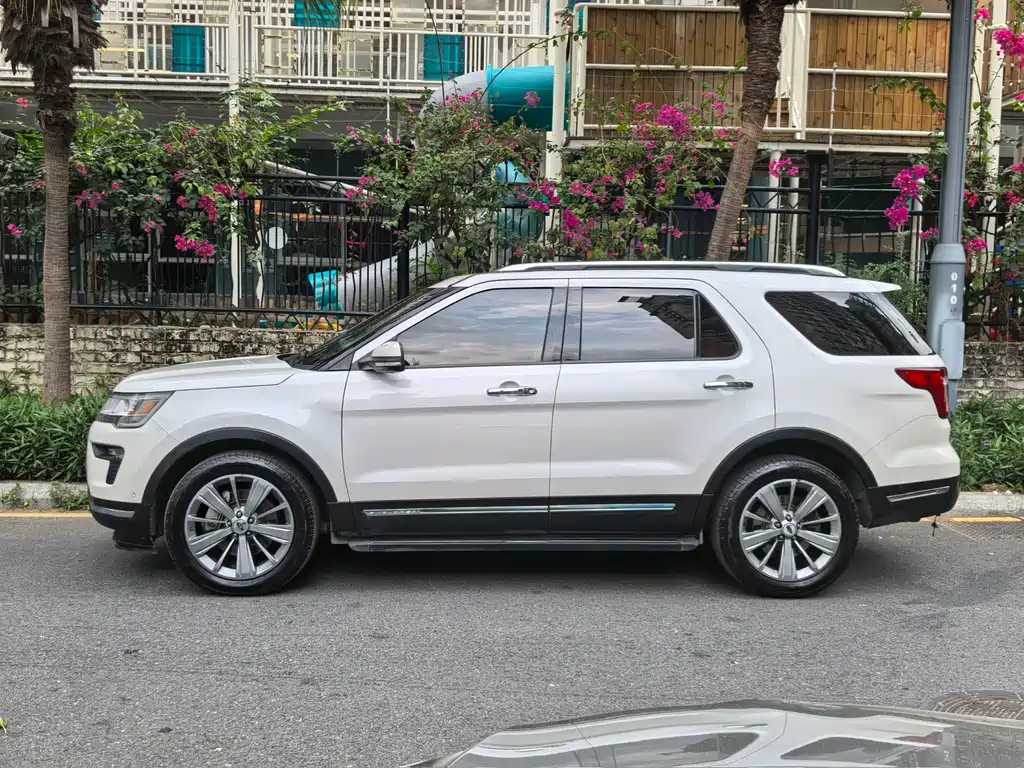 Ford Explorer (Import) — фото 7