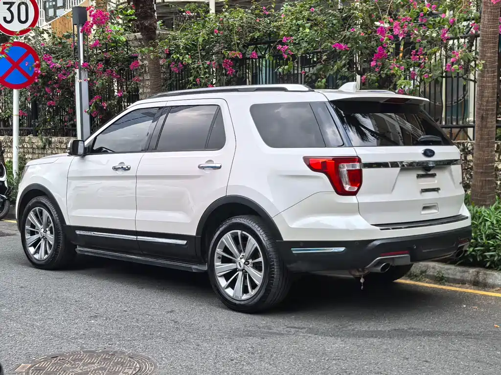Ford Explorer (Import) — фото 8