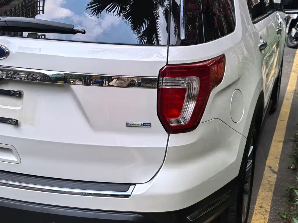 Ford Explorer (Import) — фото 10
