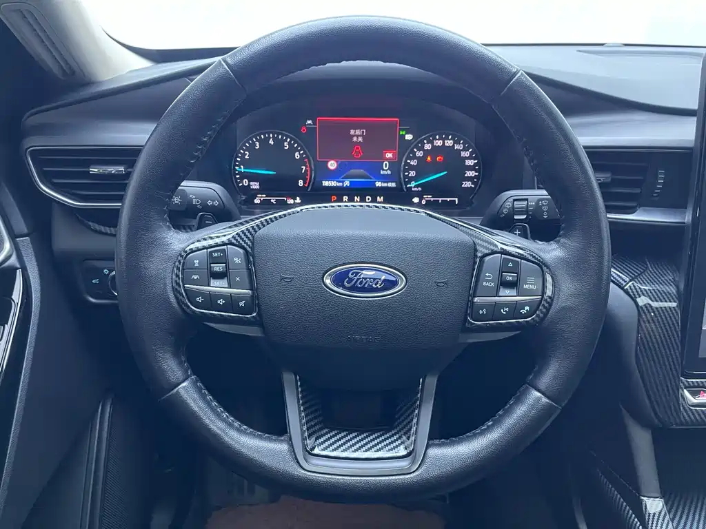 Ford Explorer — фото 15