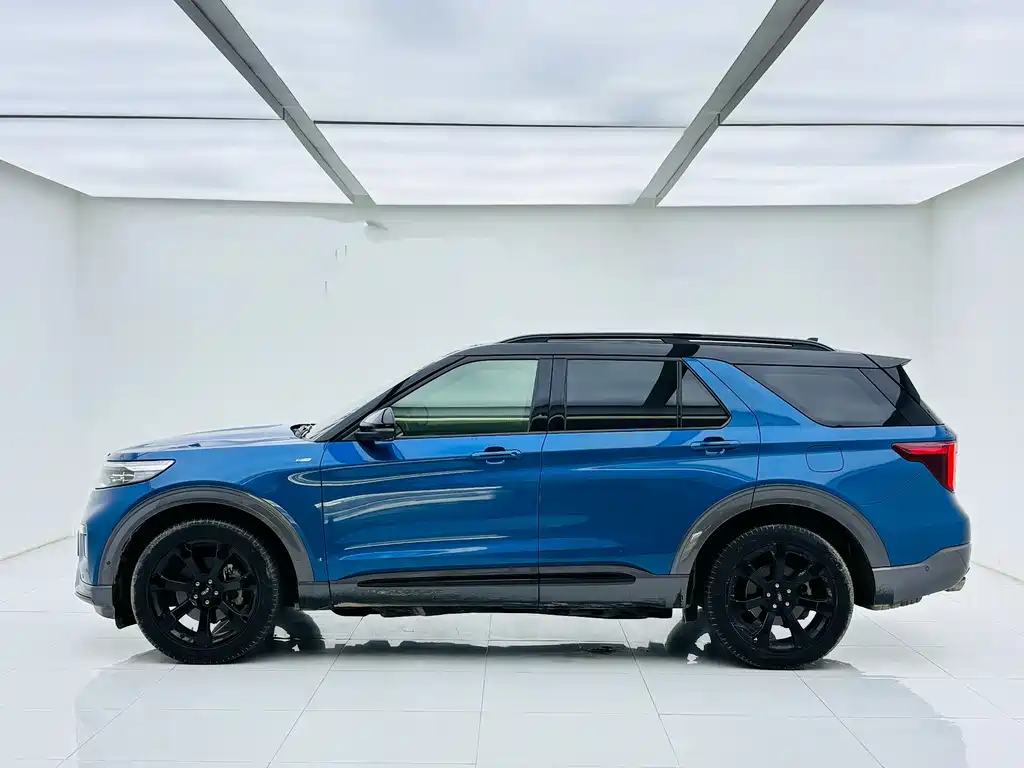 Ford Explorer — фото 4