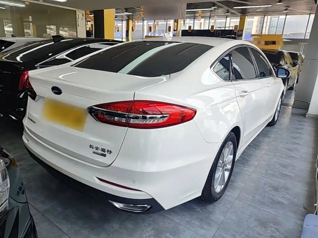 Ford Mondeo — фото 5