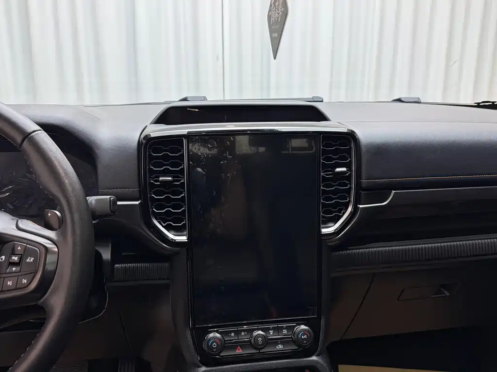 Ford Ranger — фото 11