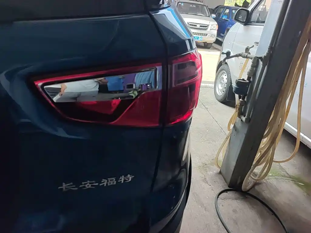 Ford Ecosport — фото 24