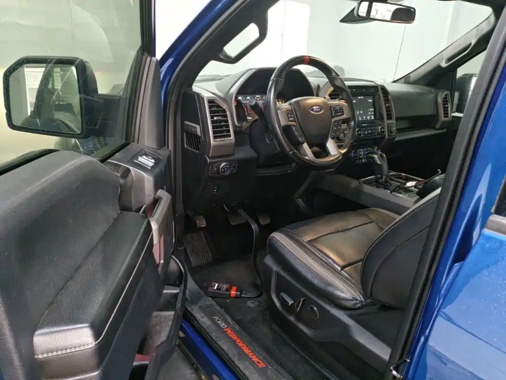 Ford F-150 Raptor — фото 16