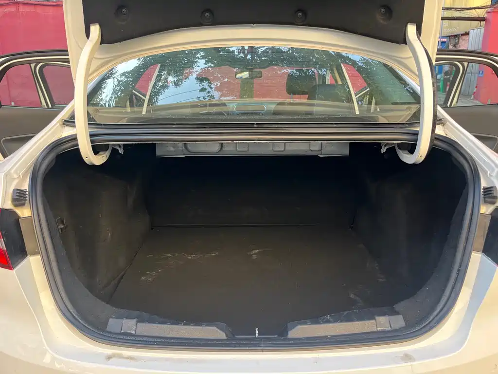 Ford Escort — фото 17