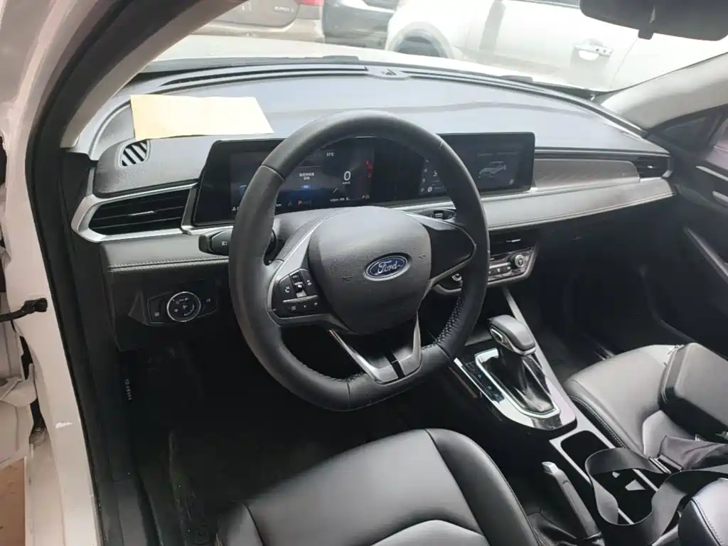Ford Escort — фото 10