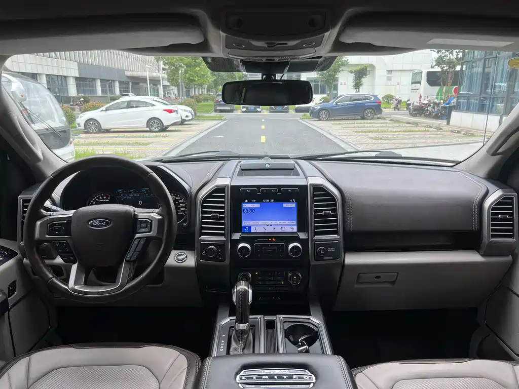Ford F-150 Raptor — фото 13