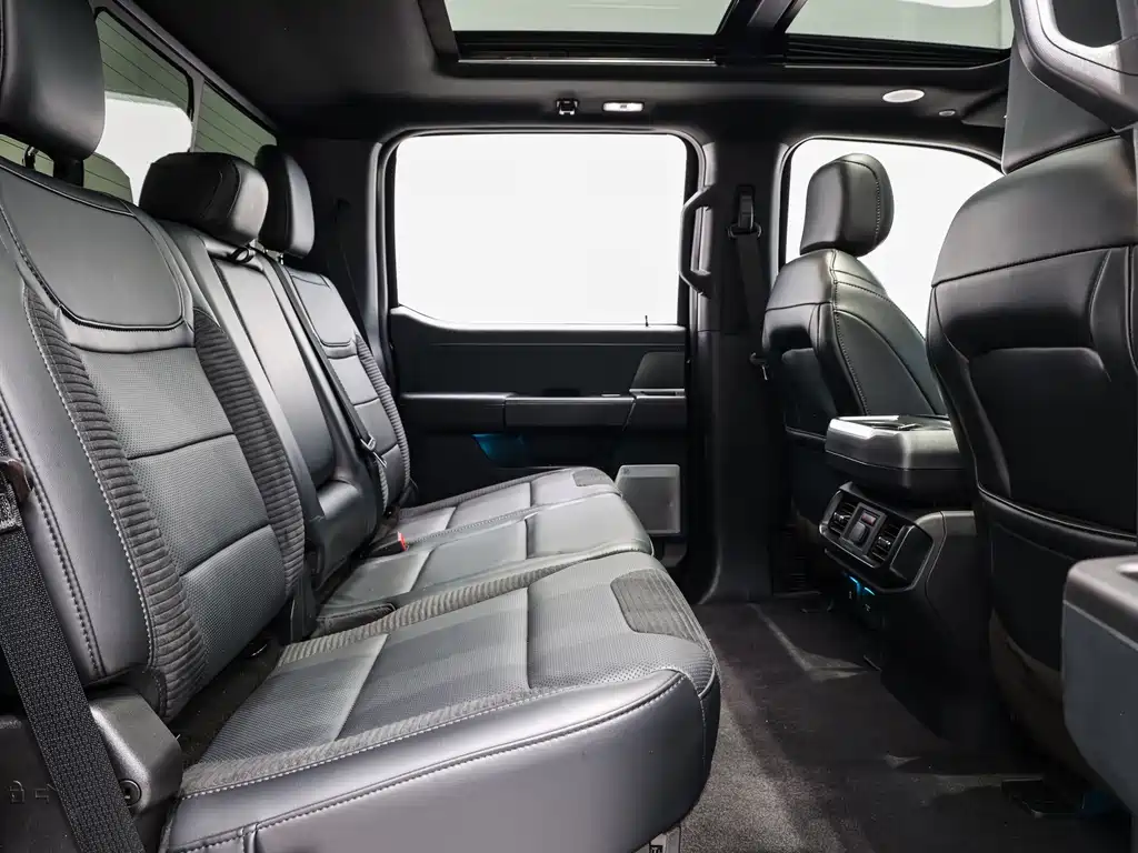 Ford F-150 Raptor — фото 11