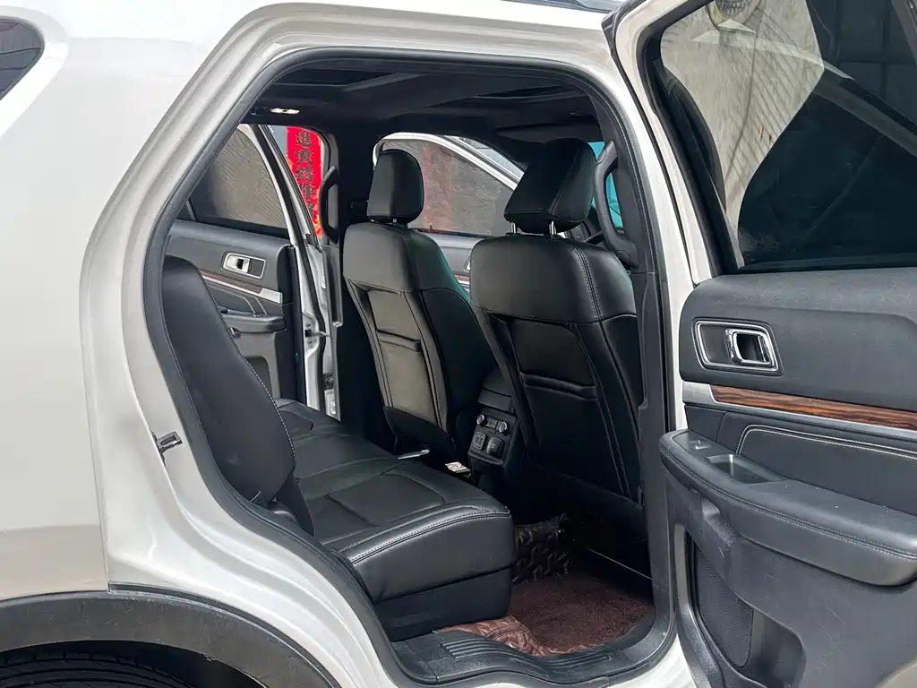 Ford Explorer (Import) — фото 15