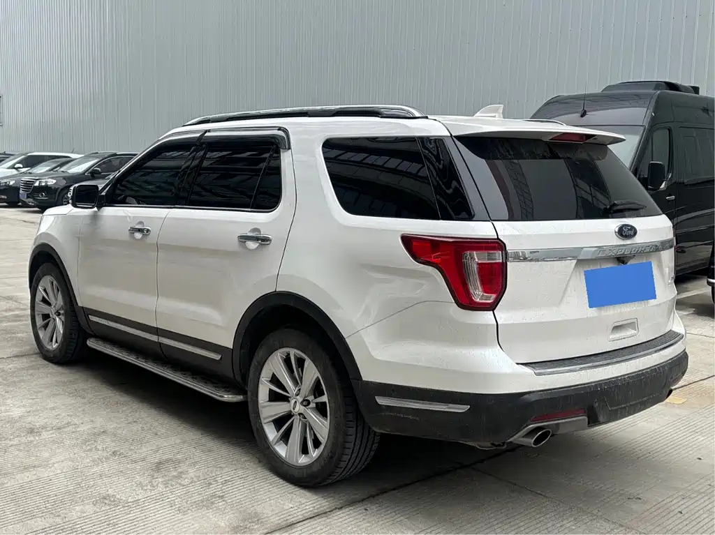 Ford Explorer (Import) — фото 4
