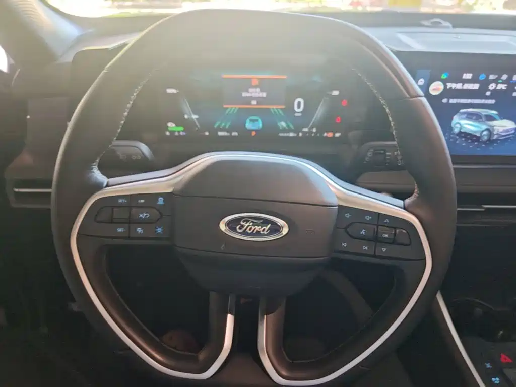 Ford Edge — фото 11