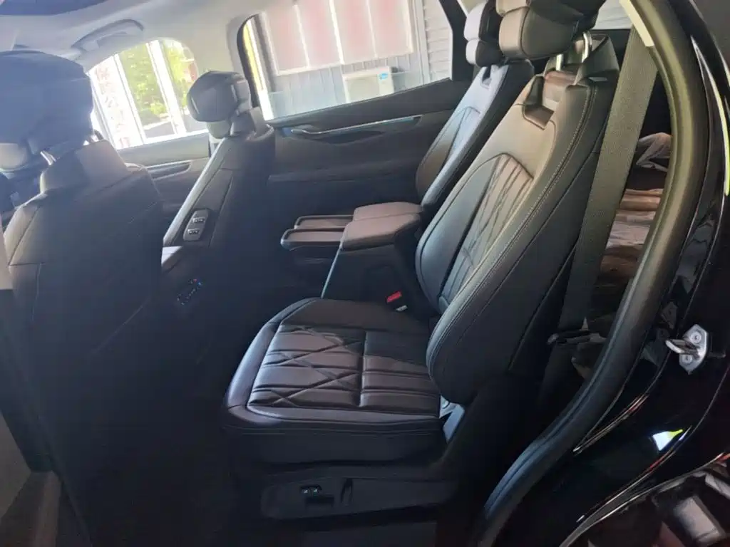 Ford Edge — фото 17