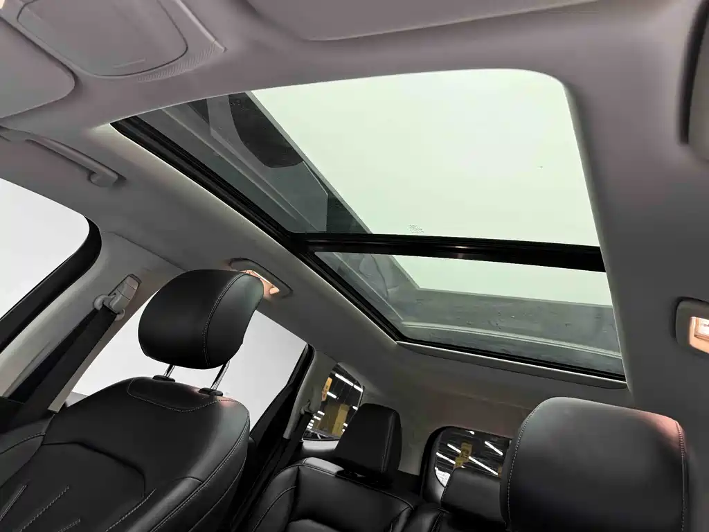Ford Edge — фото 11