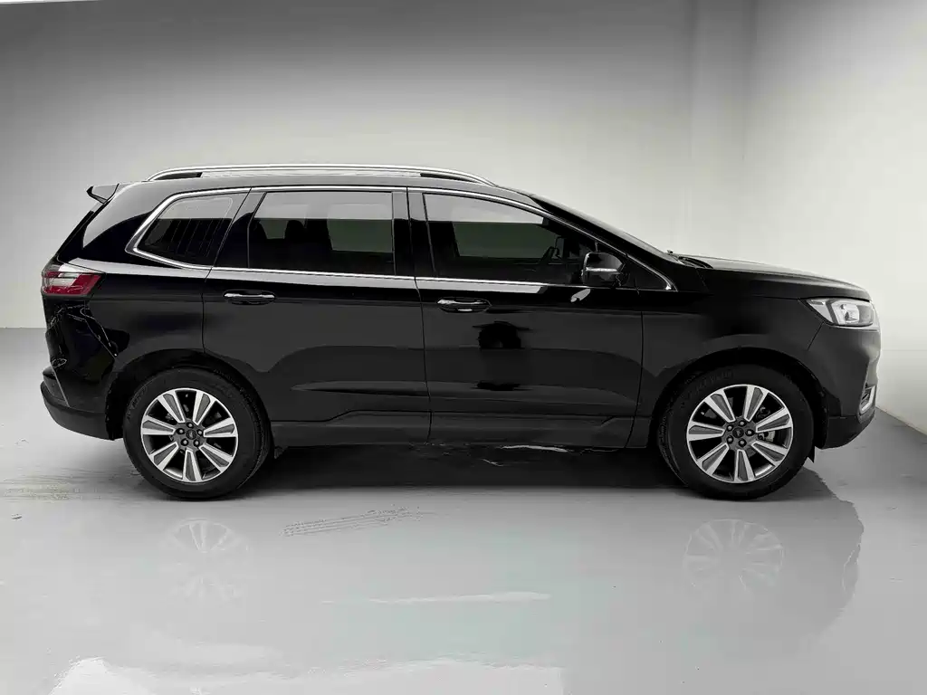 Ford Edge — фото 8