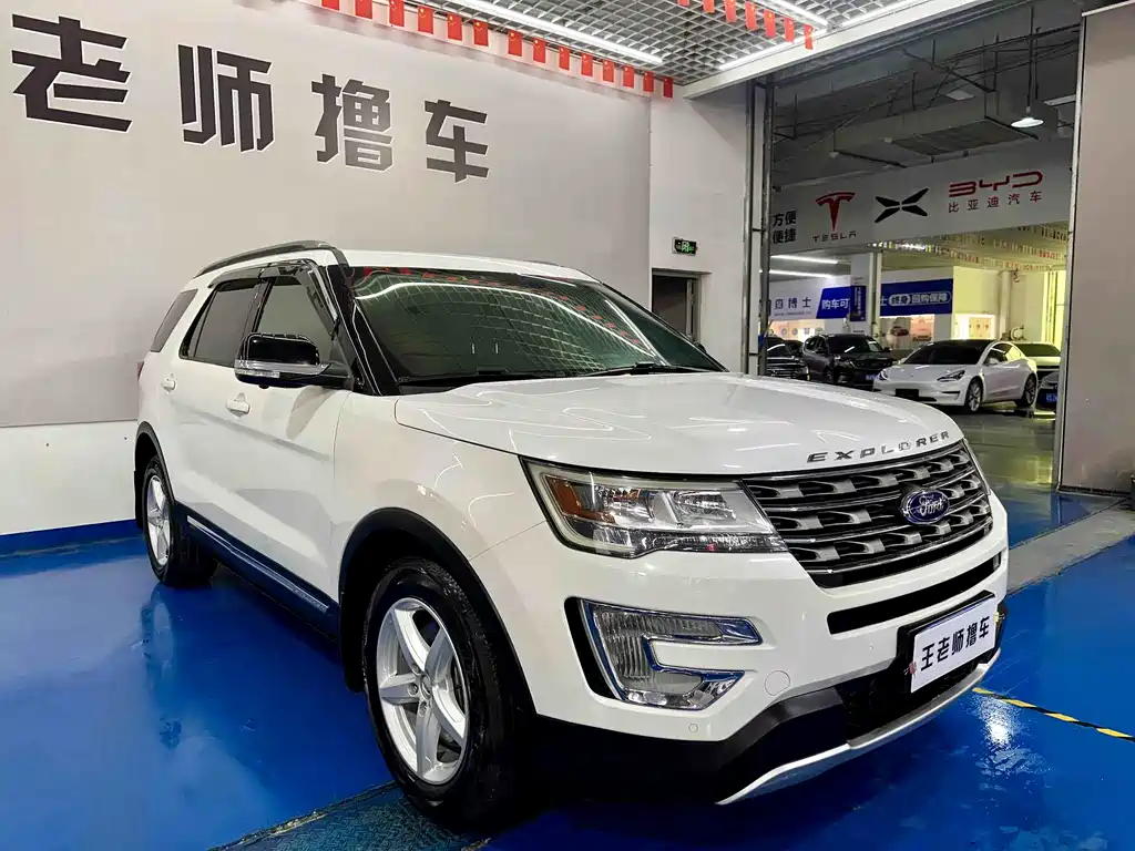 Ford Explorer (Import) — фото 2