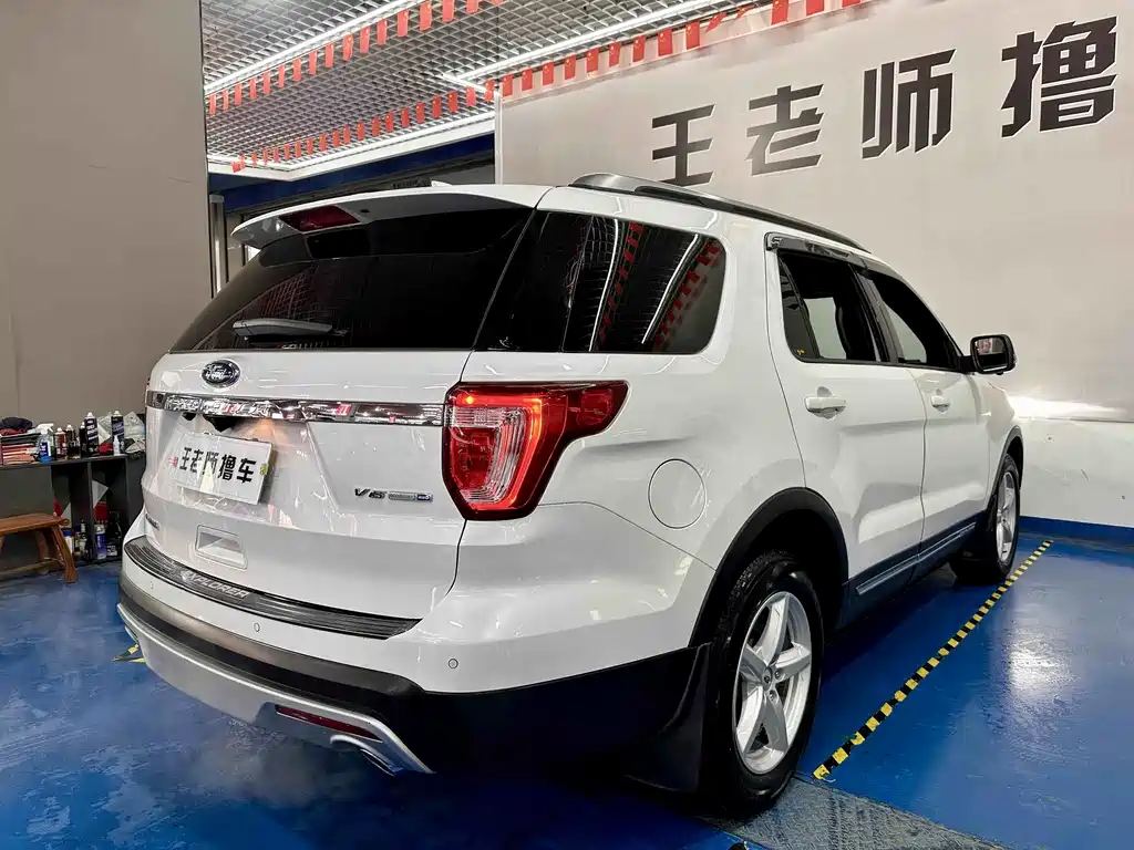 Ford Explorer (Import) — фото 15