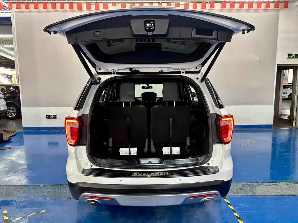 Ford Explorer (Import) — фото 18