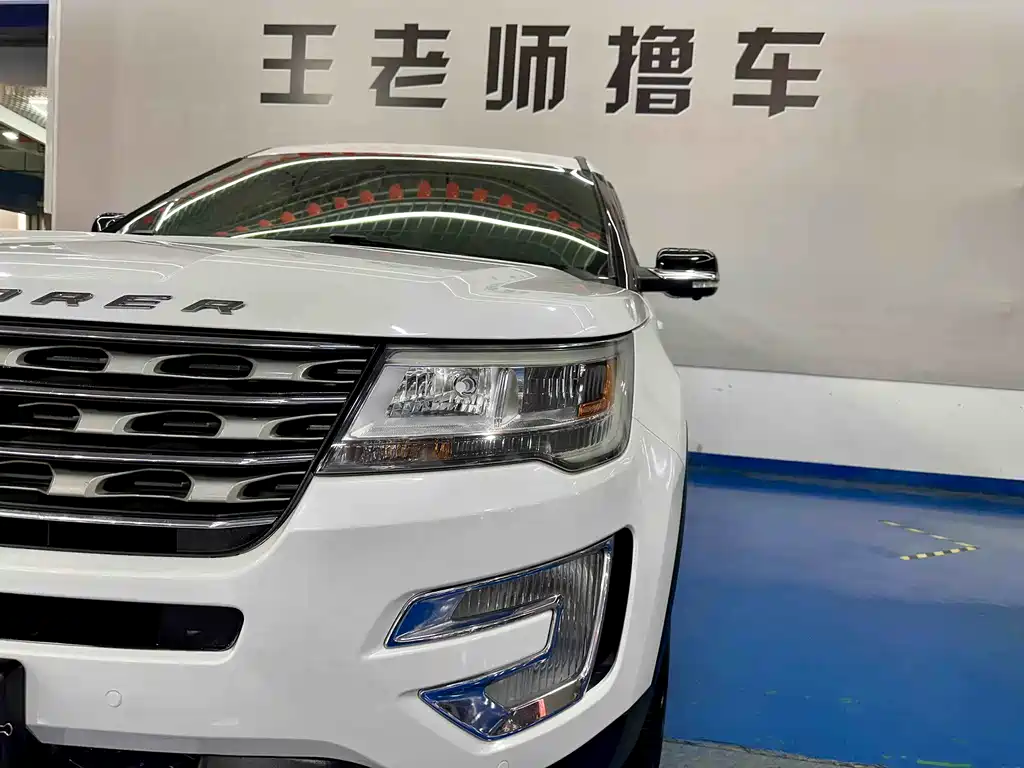 Ford Explorer (Import) — фото 20