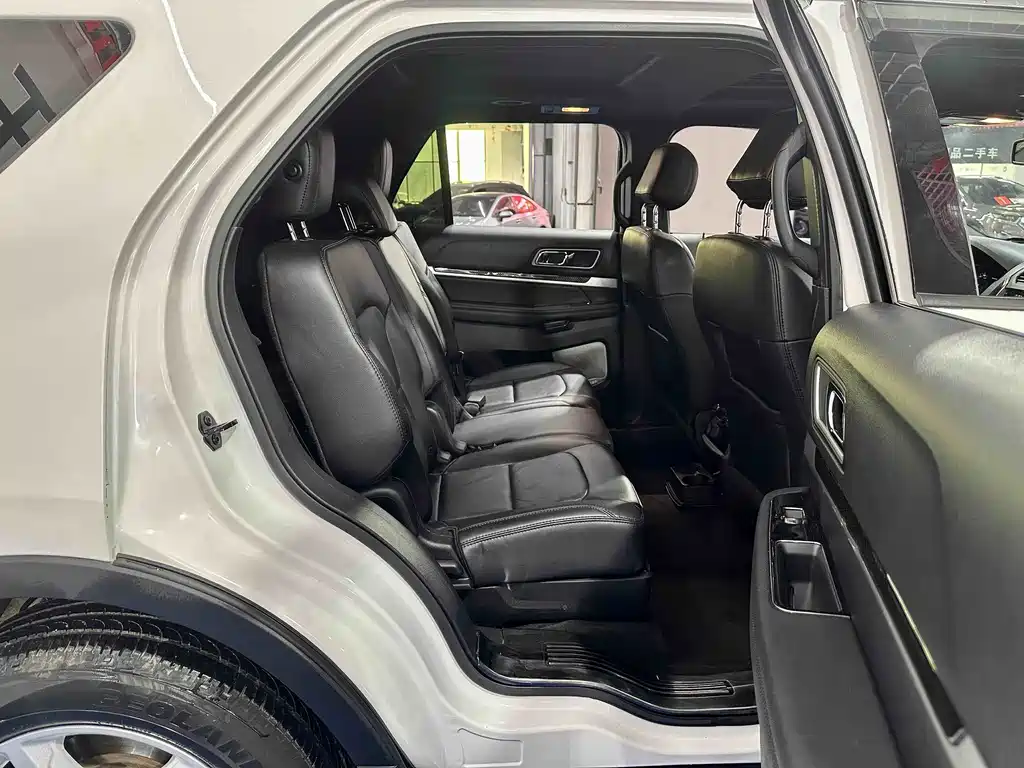 Ford Explorer (Import) — фото 6