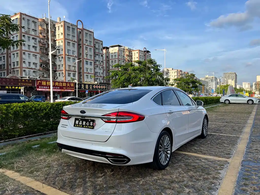 Ford Mondeo — фото 6