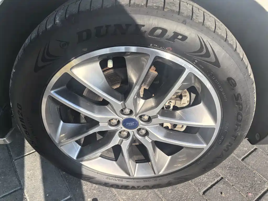 Ford Edge — фото 4